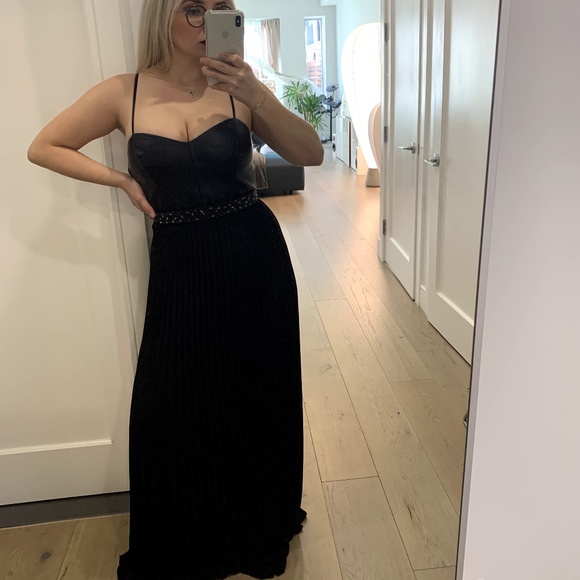 NWOT Laundry By Shelli Segal gown in faux-leather - Picture 3 of 7